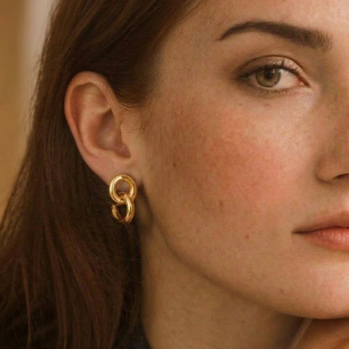 Aukso spalvos auskarai