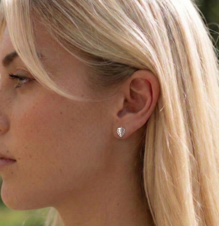 Auskarai Monsteros lapo formos