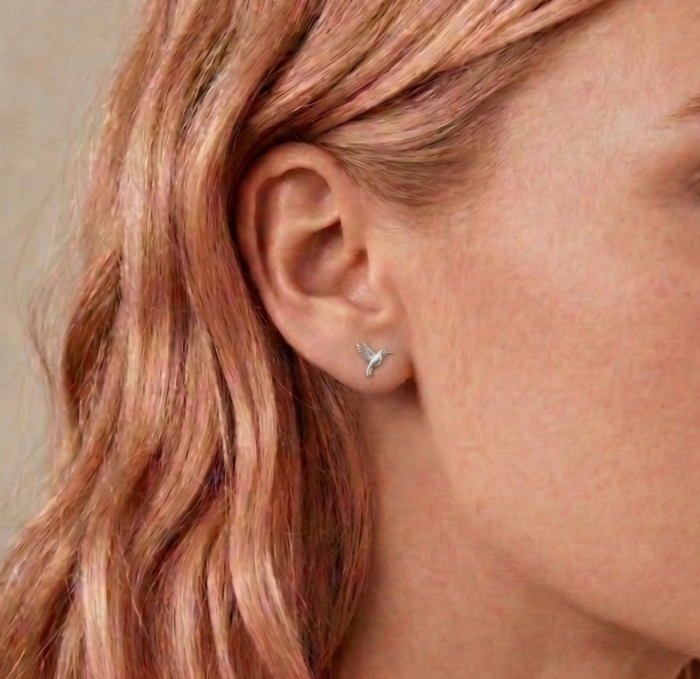 Maži kolibrio formos auskarai