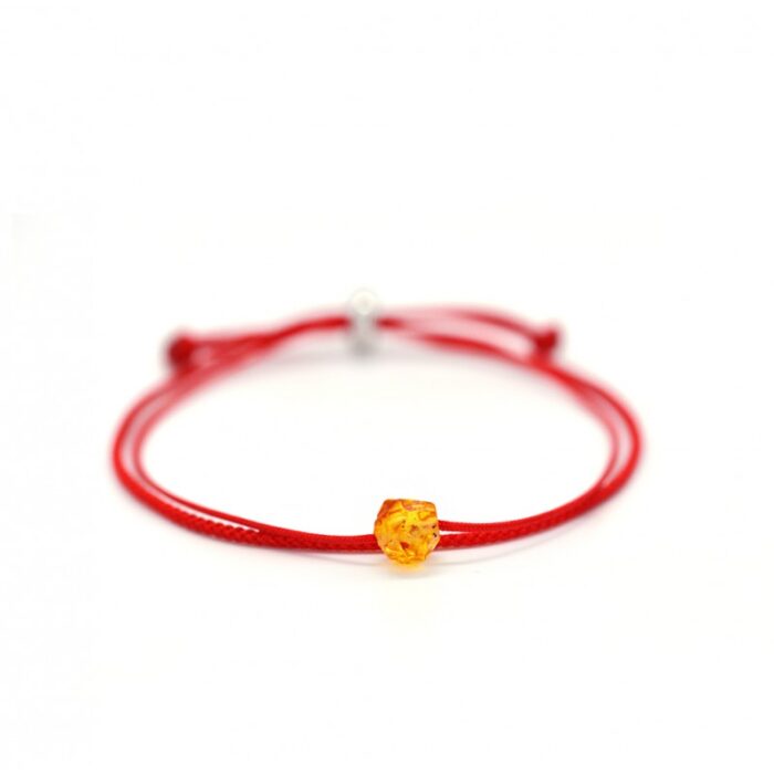 Raudono siūlo apyrankė su ametistu