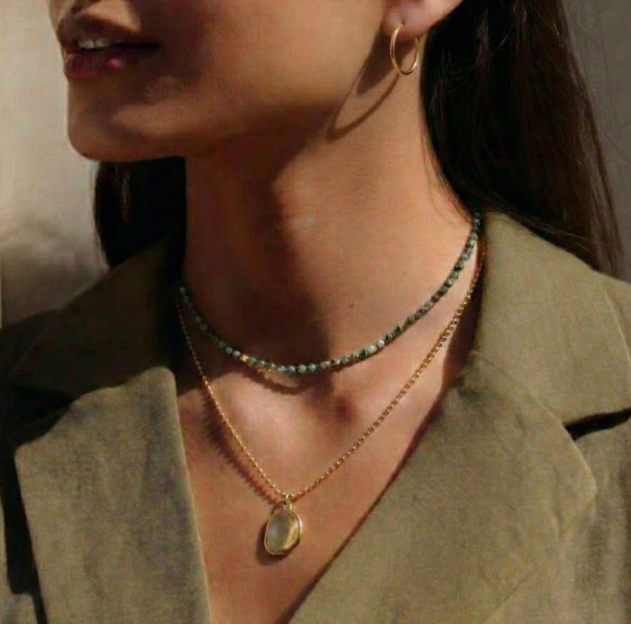 AUKSO SPALVOS PAKABUKAS "SHIELD"