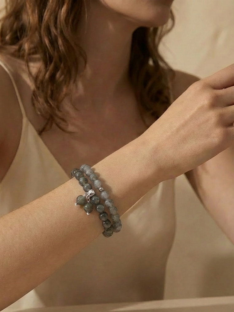 Lavos ir gintaro apyrankė